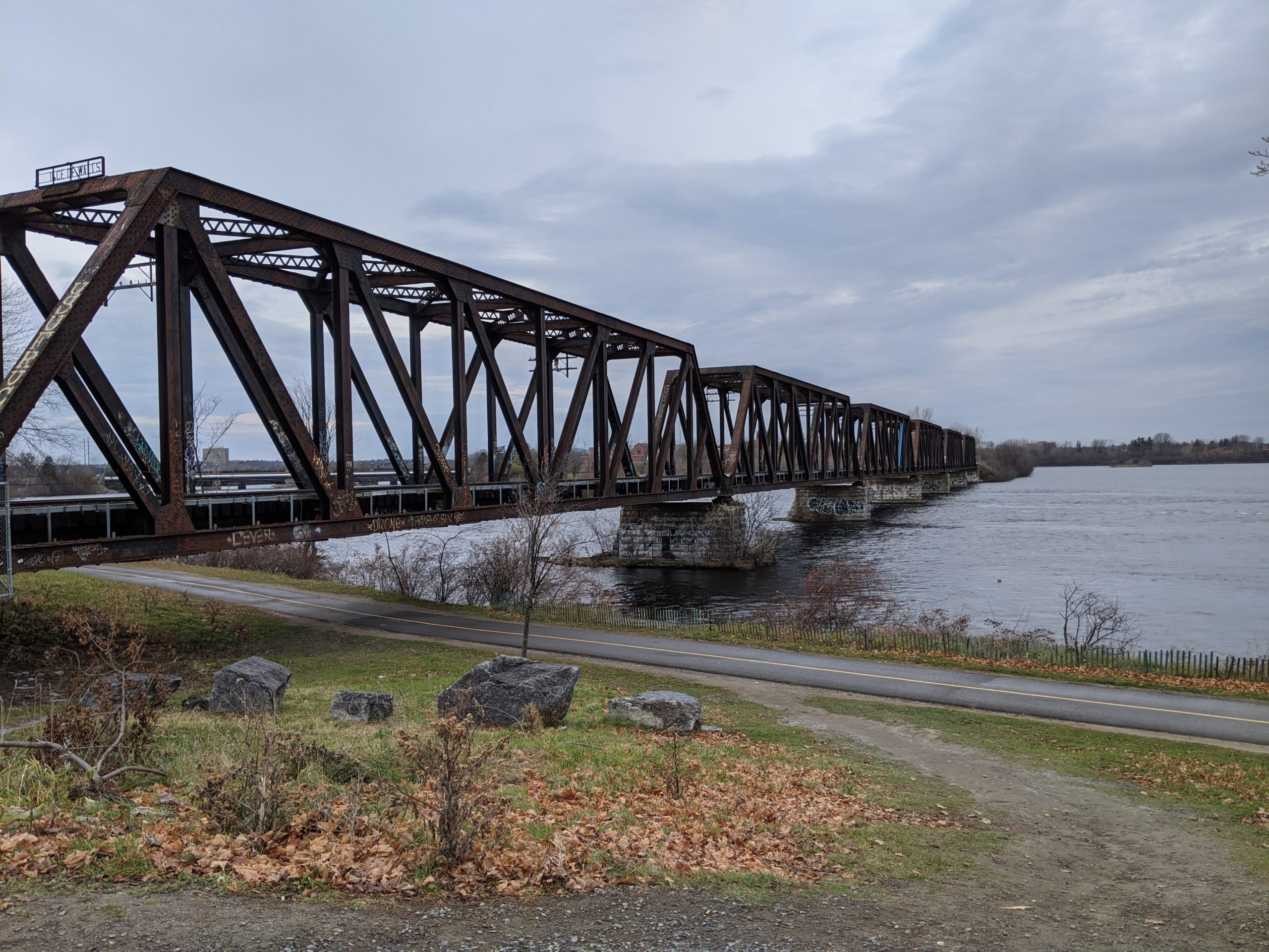 Chief William Commanda Briddge