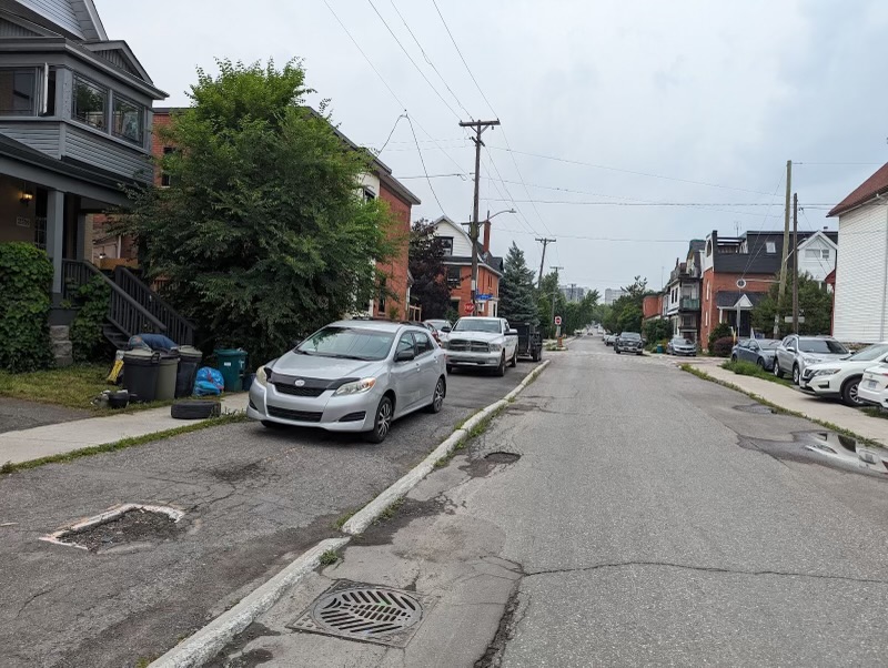 Image of cars parked on the Percy cycle track